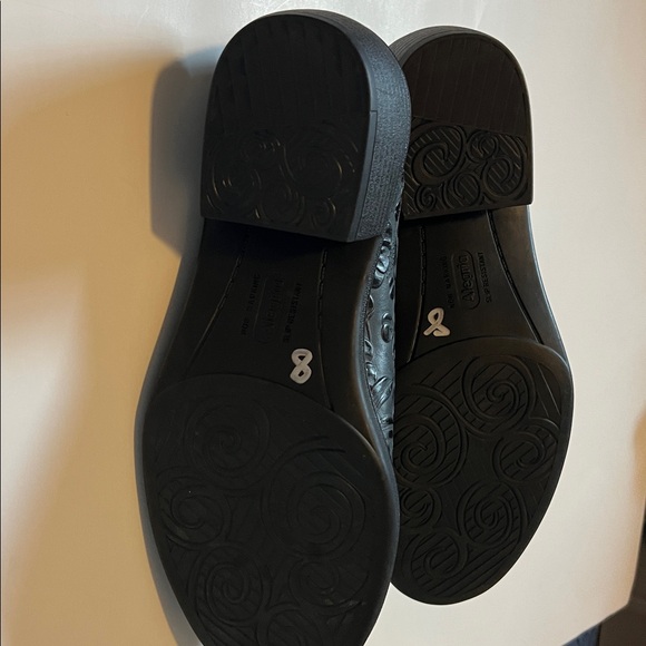 Alegria Women’s Black Embossed Michy Mule- Heel Clog - Picture 8 of 8